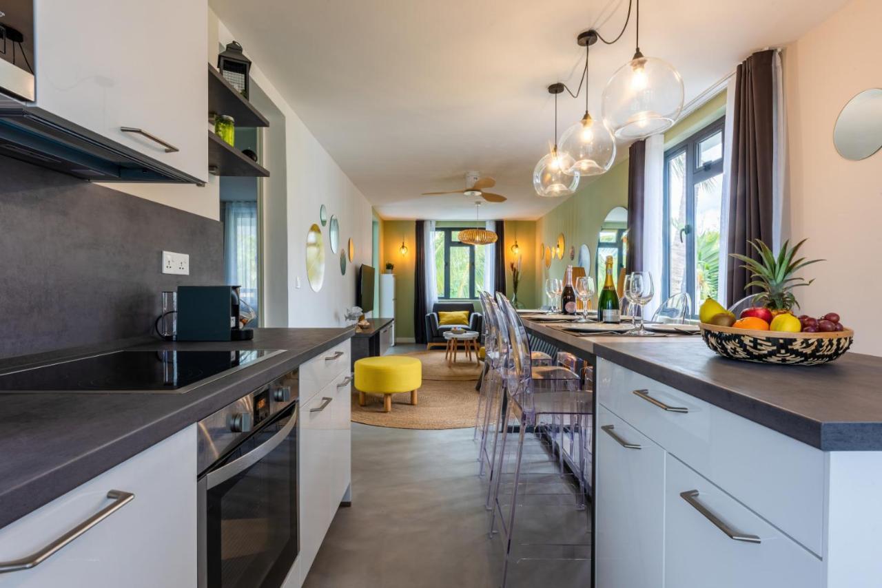 Les Cerisiers Beach Residence, Cosy And Modern 3 Bedroom Apartment Located 50 Metres From The Beach And From All Amenities And Restaurants On The Coastal Road Flic en Flac Экстерьер фото