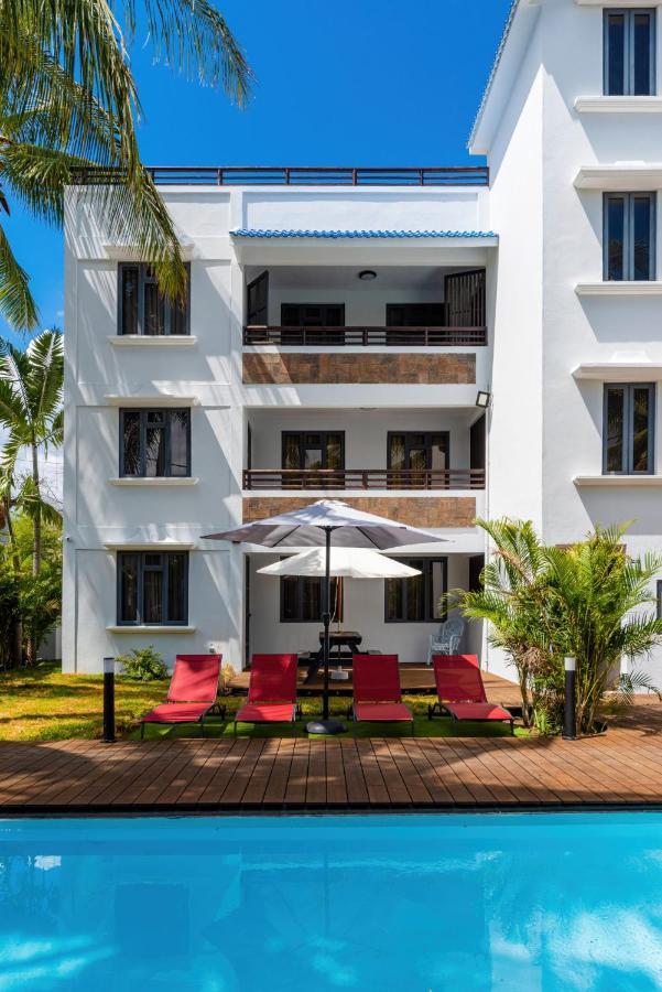 Les Cerisiers Beach Residence, Cosy And Modern 3 Bedroom Apartment Located 50 Metres From The Beach And From All Amenities And Restaurants On The Coastal Road Flic en Flac Экстерьер фото