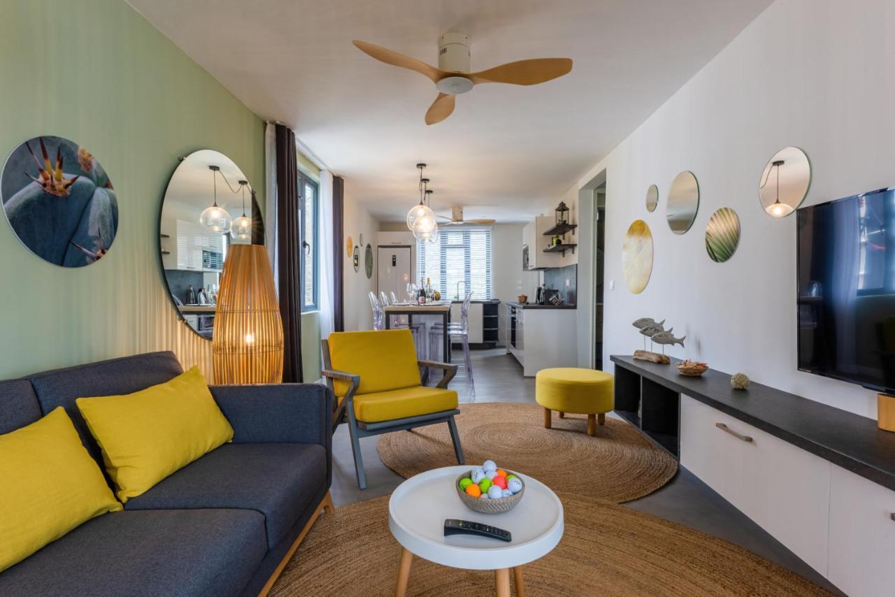 Les Cerisiers Beach Residence, Cosy And Modern 3 Bedroom Apartment Located 50 Metres From The Beach And From All Amenities And Restaurants On The Coastal Road Flic en Flac Экстерьер фото