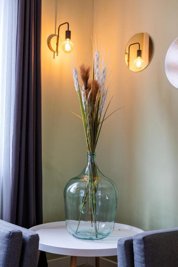 Les Cerisiers Beach Residence, Cosy And Modern 3 Bedroom Apartment Located 50 Metres From The Beach And From All Amenities And Restaurants On The Coastal Road Flic en Flac Экстерьер фото