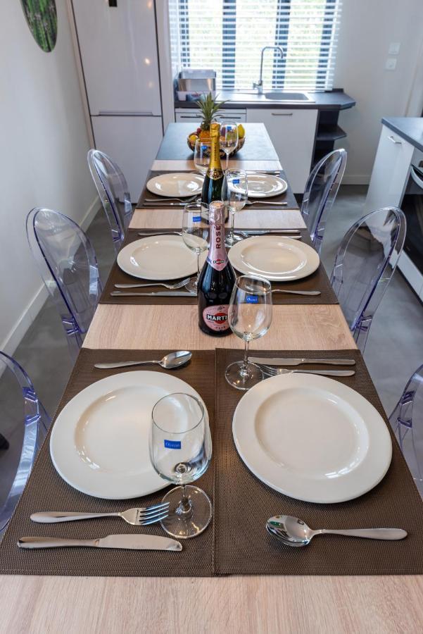 Les Cerisiers Beach Residence, Cosy And Modern 3 Bedroom Apartment Located 50 Metres From The Beach And From All Amenities And Restaurants On The Coastal Road Flic en Flac Экстерьер фото