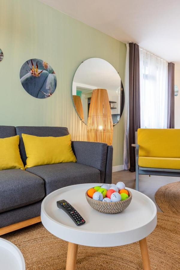 Les Cerisiers Beach Residence, Cosy And Modern 3 Bedroom Apartment Located 50 Metres From The Beach And From All Amenities And Restaurants On The Coastal Road Flic en Flac Экстерьер фото