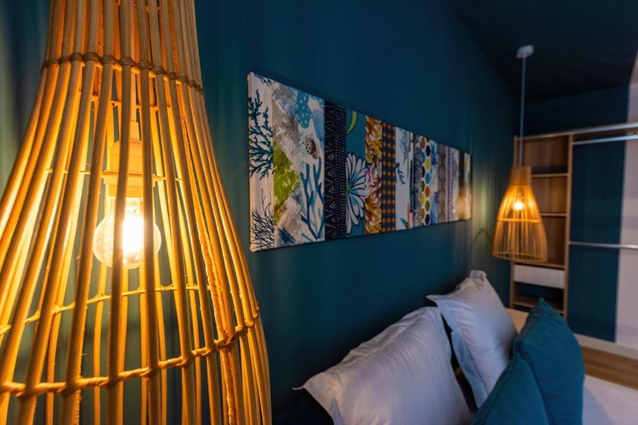 Les Cerisiers Beach Residence, Cosy And Modern 3 Bedroom Apartment Located 50 Metres From The Beach And From All Amenities And Restaurants On The Coastal Road Flic en Flac Экстерьер фото