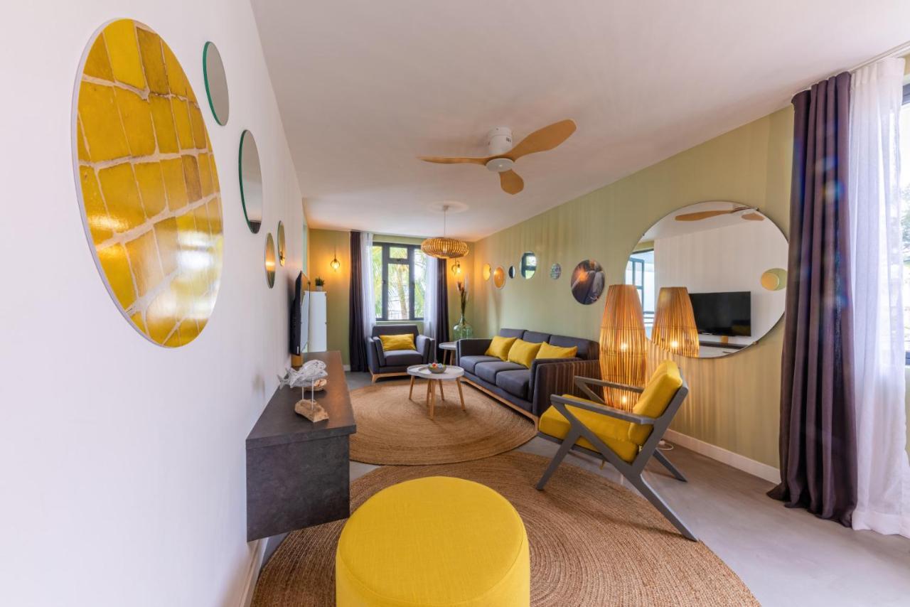 Les Cerisiers Beach Residence, Cosy And Modern 3 Bedroom Apartment Located 50 Metres From The Beach And From All Amenities And Restaurants On The Coastal Road Flic en Flac Экстерьер фото